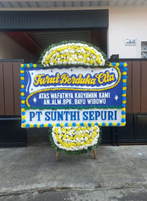 Papan Bunga Duka di Damang Batu