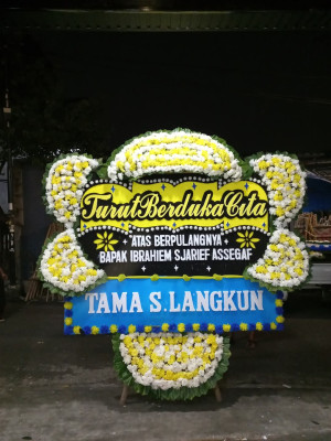 Papan Bunga Duka di Damang Batu